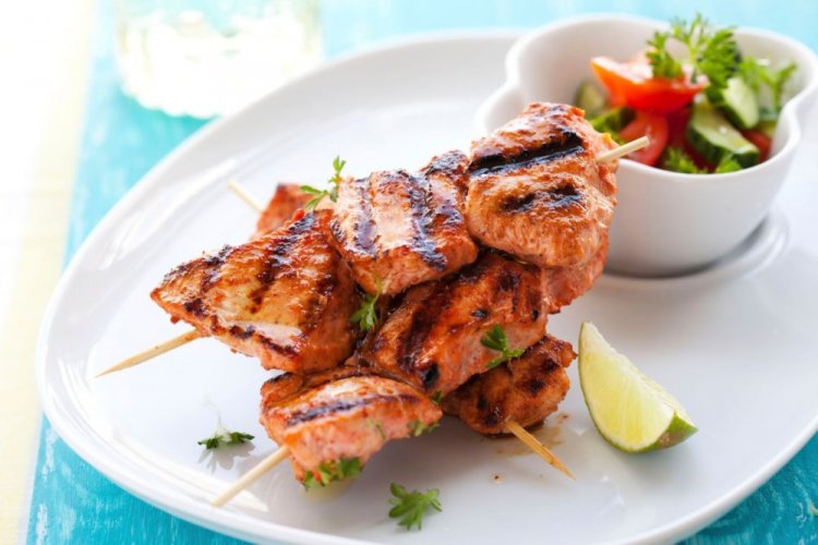 Grilled Chicken Breast in Ketchup with Garlic