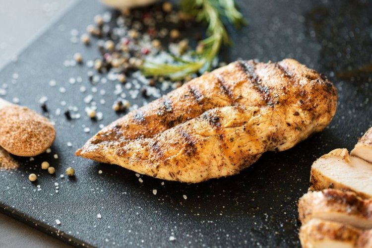 Grilled Chicken Breast with Spices and Breadcrumbs