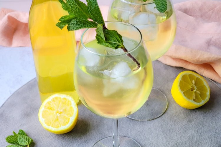 Cóctel con limoncello y vodka