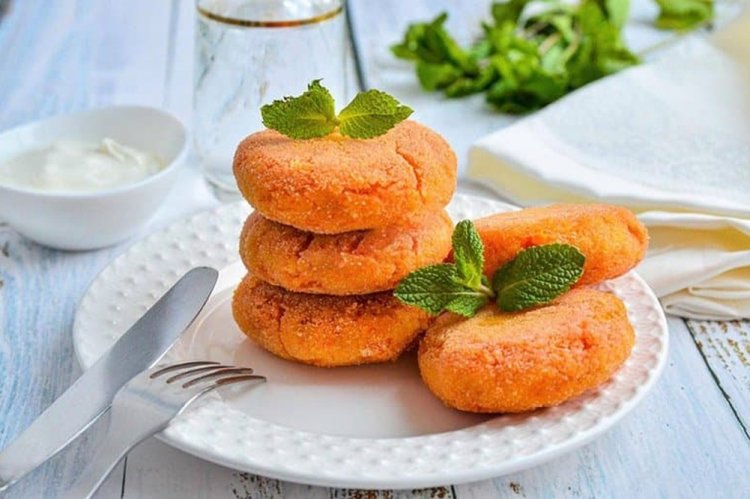 Hamburguesas de zanahoria con leche de almendras