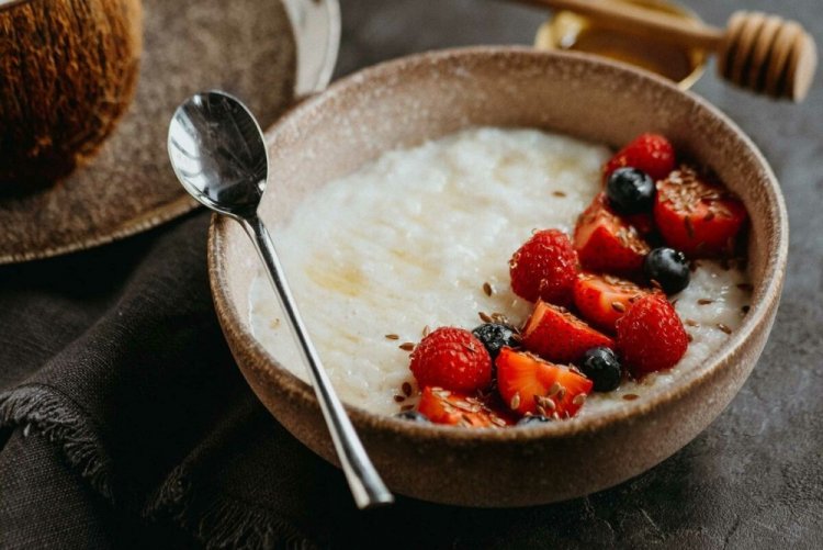 Gachas de sémola con leche de almendras