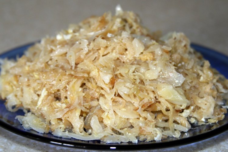 Relleno de col fresca y chucrut para empanadillas