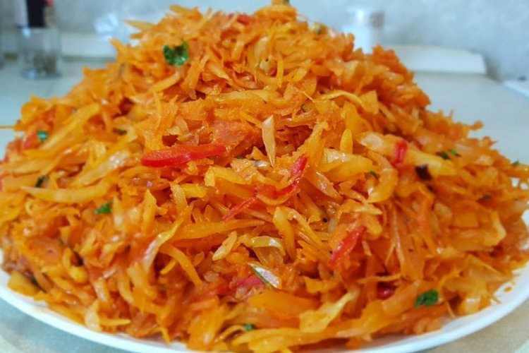 Relleno de col y tomates