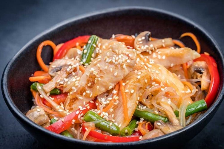Funchoza Dressing with Yogurt and Garlic