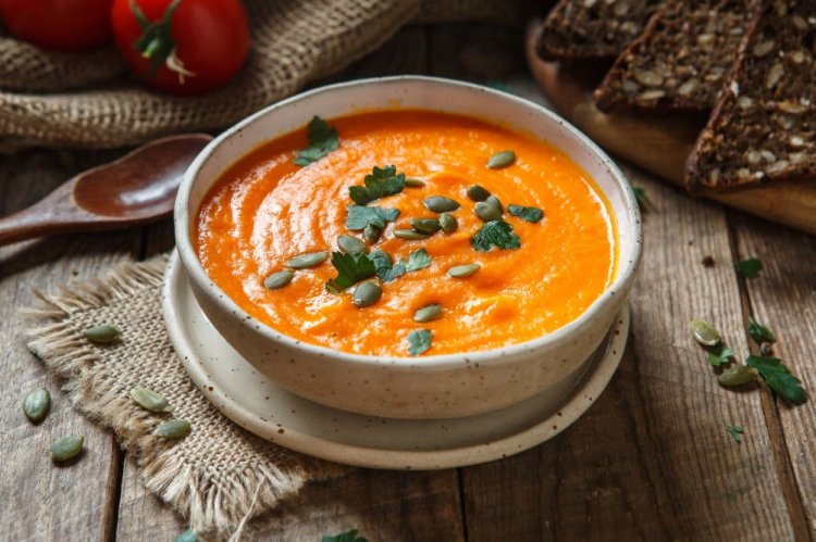 Tomato Puree Soup with Pumpkin