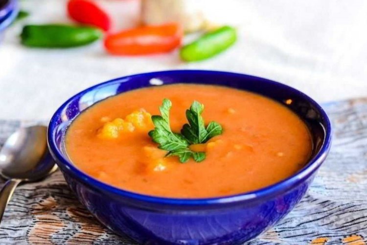 Tomato Puree Soup with Cauliflower