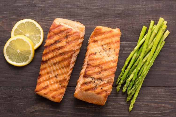 Grilled Salmon in Lemon Marinade