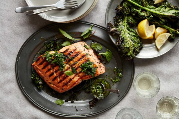 Grilled Salmon with Green Sauce