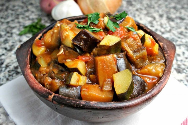 Vegetable Stew with Eggplant Without Potatoes