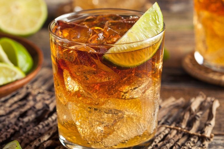 Vanilla Cocktail with Cognac and Tonic