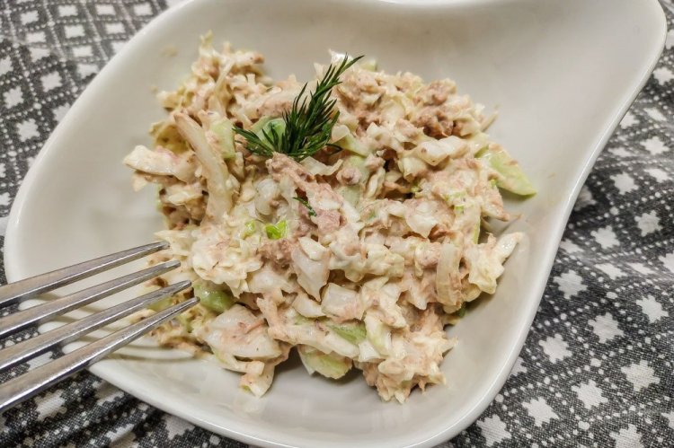 Healthy Tuna and Cabbage Salad