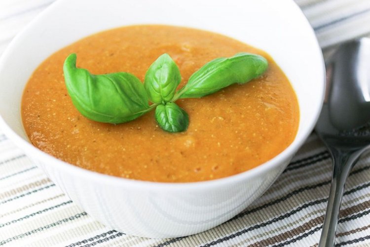 Sopa crema de lentejas con apio