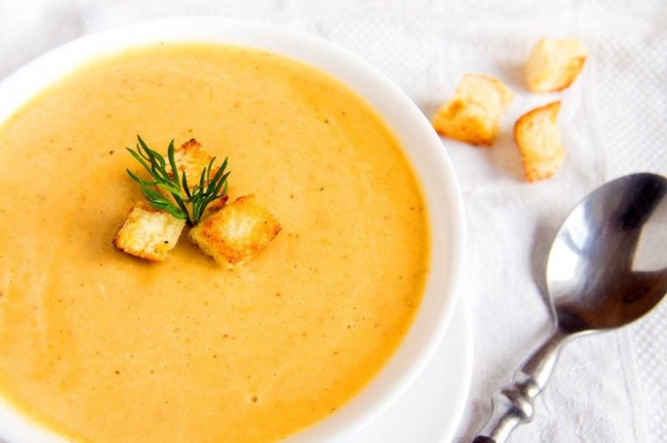 Sopa crema de lentejas con pollo