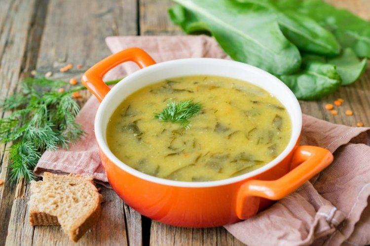 Sopa crema de lentejas con acedera
