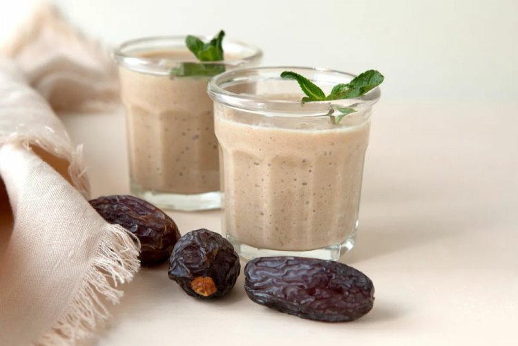 Smoothie with Rice Milk and Dates