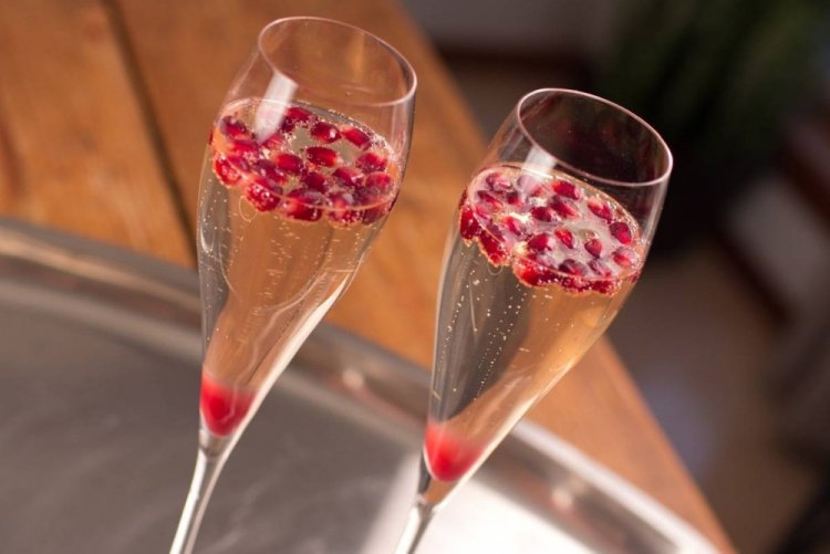 Ginger-Pomegranate Champagne Cocktail