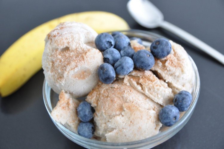 Helado de plátano vegano con leche de avena