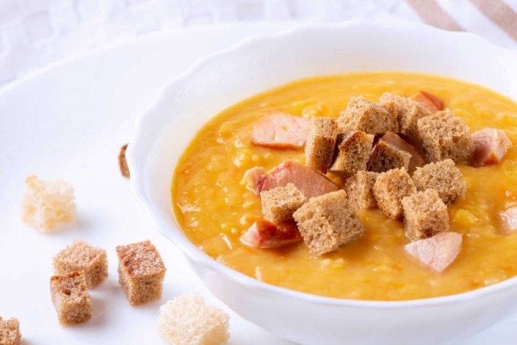 Pureed Pea Soup with Smoked Chicken