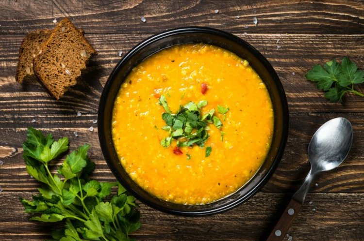 Pureed Pea Soup with Tomatoes