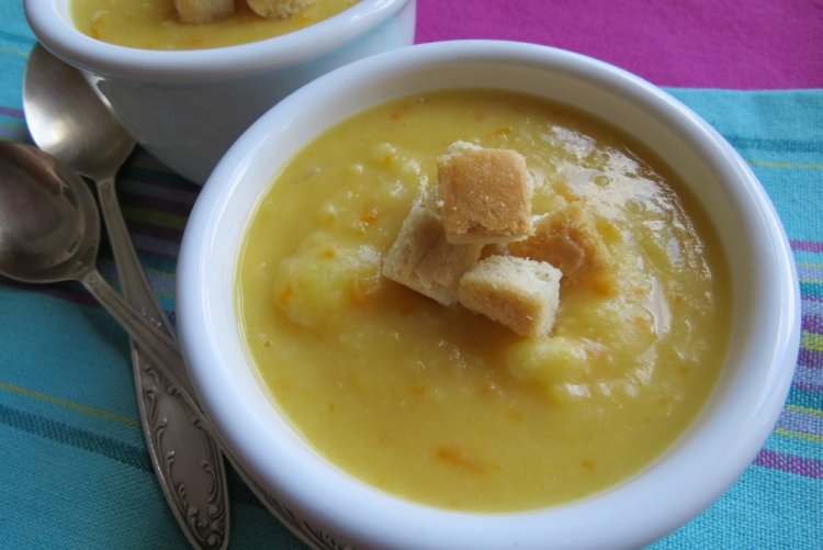 Pureed Pea Soup with Chicken