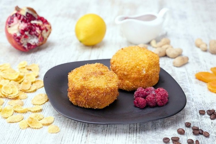 Fried Ice Cream in Coconut Flakes