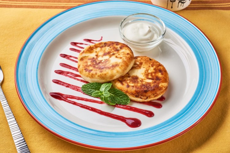 Keto Syrniki (Cottage Cheese Pancakes)