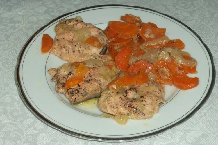 Baked Chum Salmon Steaks with Onions and Carrots in Sour Cream