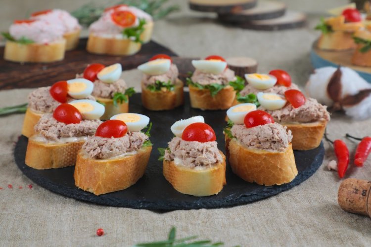Tuna, Quail Egg, and Arugula Bruschetta