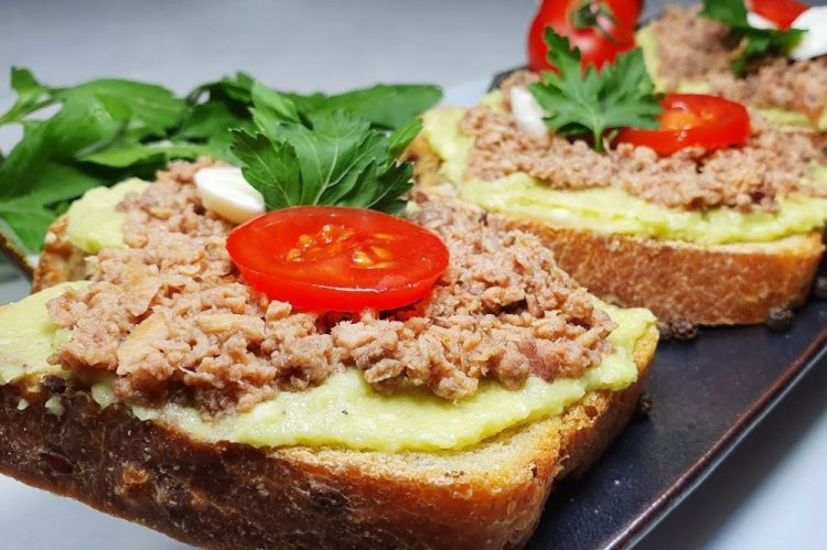 Tuna and Avocado Bruschetta