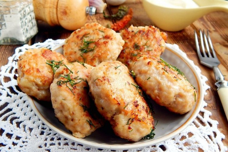 Chicken Cutlets with Potatoes and Sour Cream