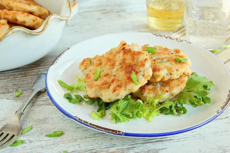 Chicken Cutlets with Cauliflower in the Oven