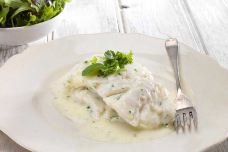 Pan-Fried Pollock Fillet in Milk Sauce