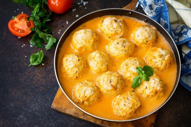 Turkey Meatballs with Gravy