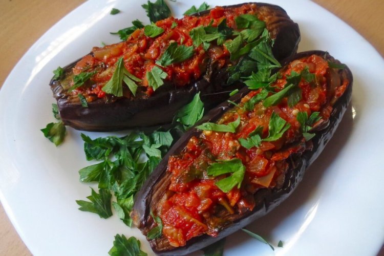 Berenjenas asadas con tomates