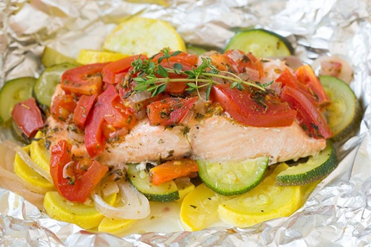 Salmón con verduras al horno