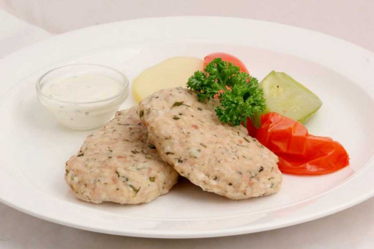 Low-Calorie Steamed Chicken Patties