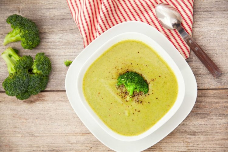 Low-Calorie Broccoli Cream Soup