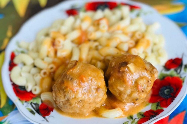 Chicken Meatballs with Rice and Gravy