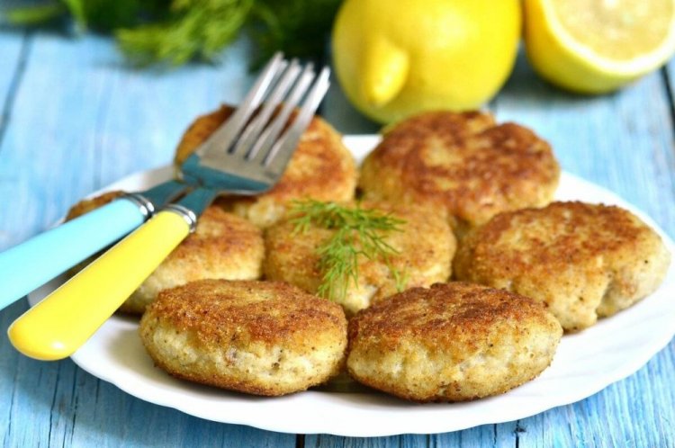 Baked Fish Cutlets with Potatoes