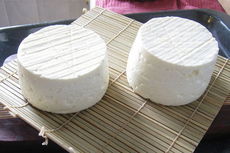 Queso de leche de cabra con fermento