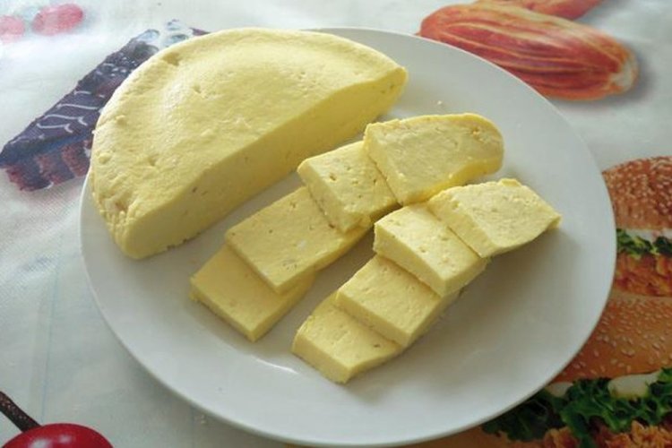 Queso de leche de cabra con huevo