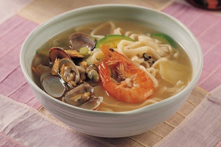 Korean Noodle Soup with Seafood