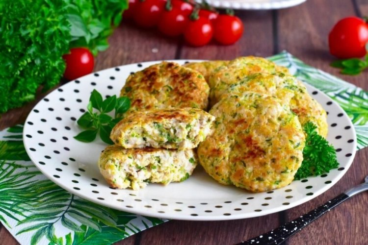 Turkey Cutlets with Zucchini in the Oven