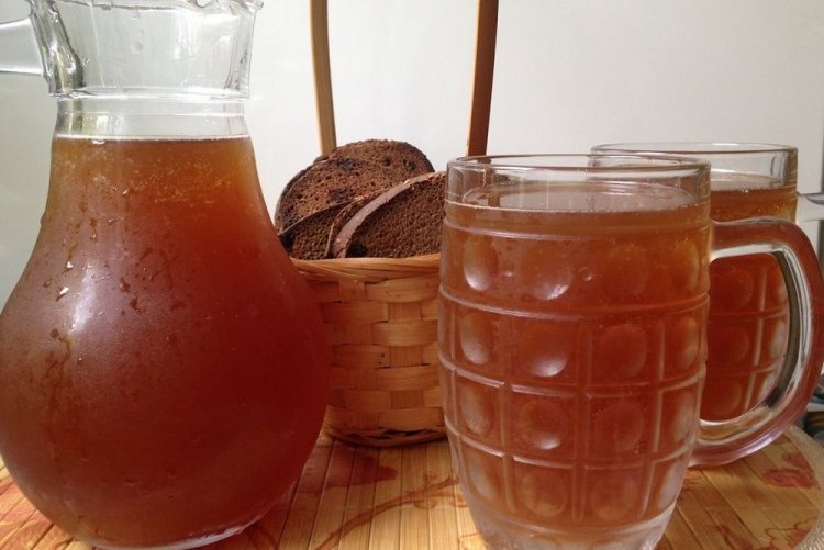 Rye Bread Kvass with Horseradish