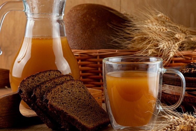Homemade Rye Bread Kvass with Honey