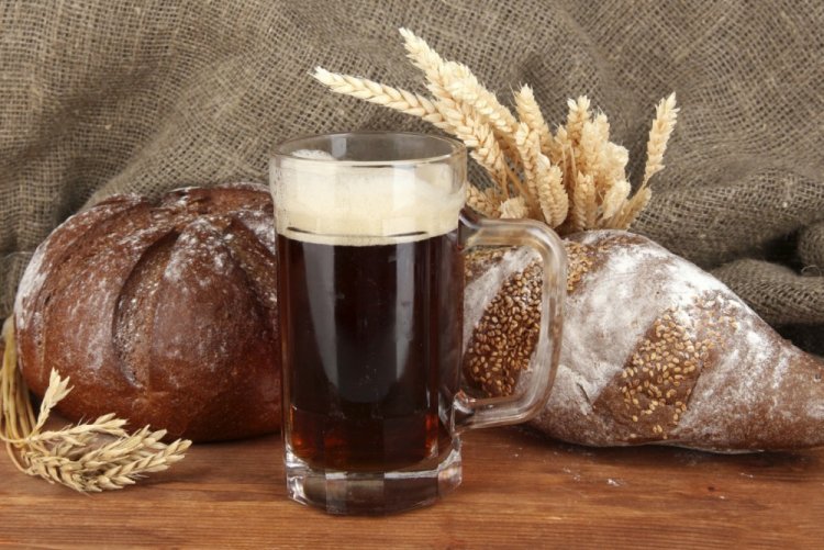Rye Bread Kvass with Sourdough Starter
