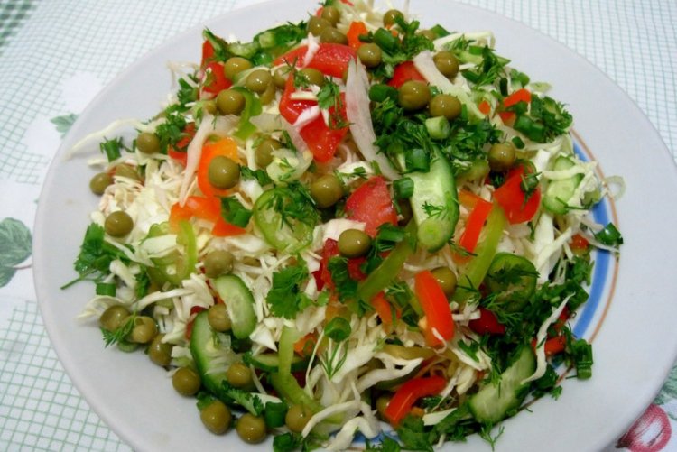 Cabbage Salad with Green Peas