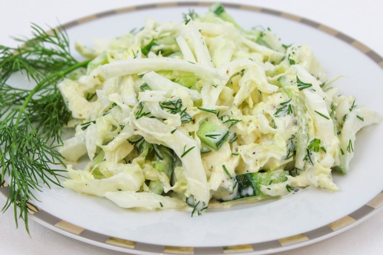 Low-Calorie Napa Cabbage Salad with Egg