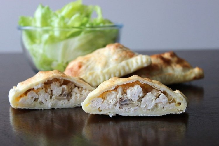Relleno de huevo y pollo para empanadillas