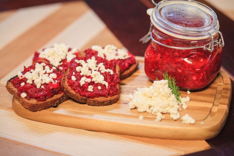 Untable de remolacha para sándwiches